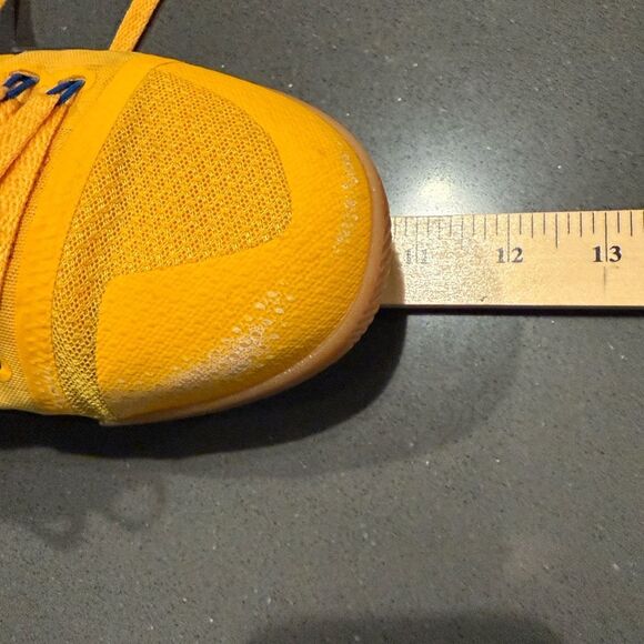 Nike Kyrie Youth Basketball Shoes Size 7 Black Yellow Blue Authentic - Picture 4 of 9